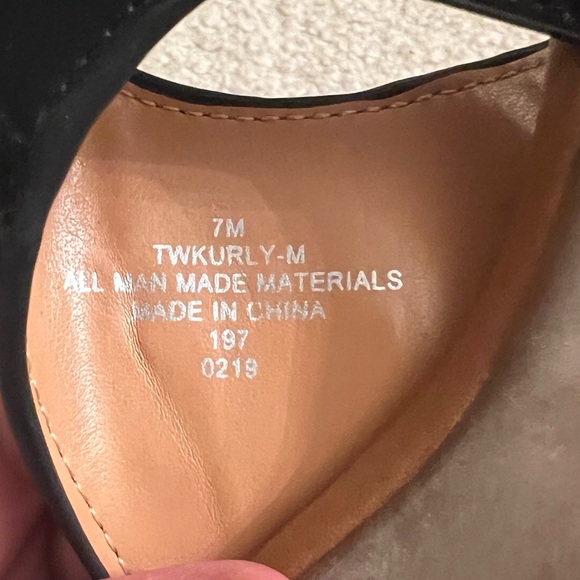 Tommy Hilfiger King Sandals-sz 7 - Picture 5 of 7